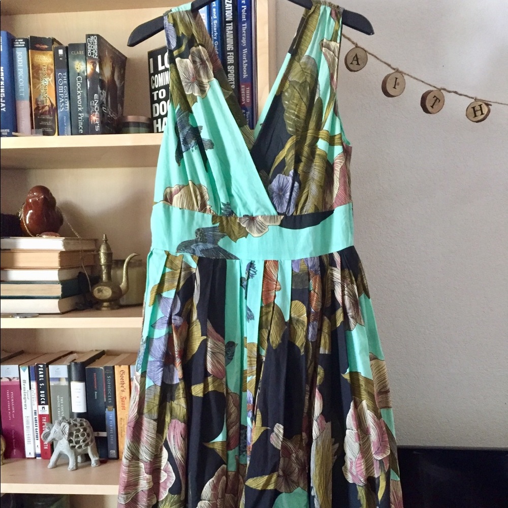 M sleeveless sundress/party dress fit & flair